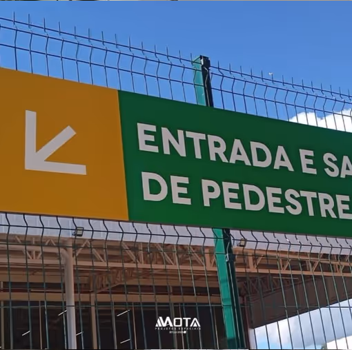 Placa de Sinalização Externa de Acesso